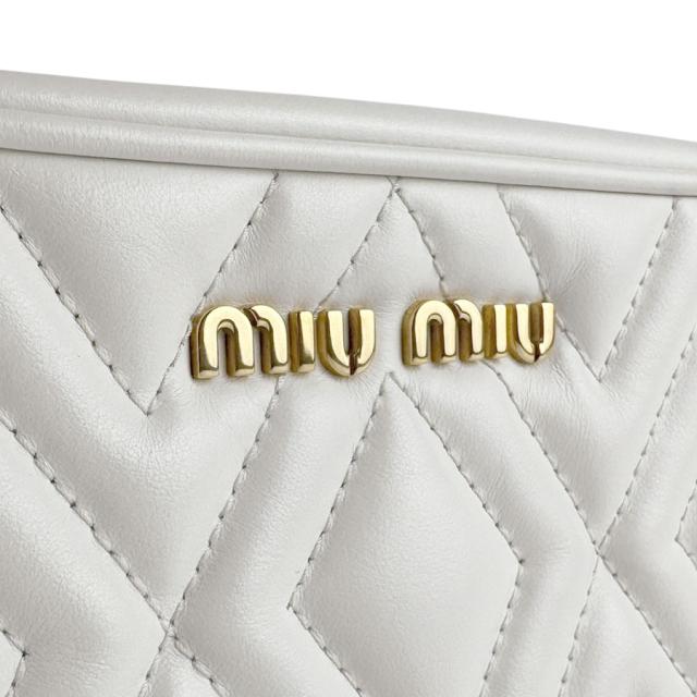 MIUMIU ミュウミュウ ショルダーバッグ オフホワイト/ゴールド 14056 レディース【中古】 z6901 MIUMIU ミュウミュウ ショルダーバッグ オフホワイト/ゴールド 14056
