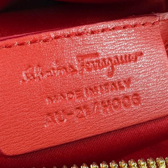 Salvatore Ferragamo サルヴァトーレフェラガモ ガンチーニ ショルダー