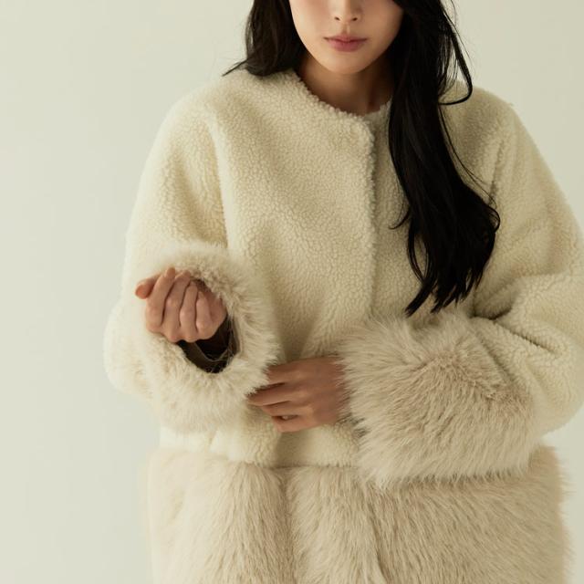 Filomo ムートン調 フェイクファー ジャケット レディース ノーカラー フード付き ショート丈 ボア切替 アウター 秋冬 防寒 ふわふわ おしゃれ 高見え 無地 ベージュ ブラック ギフト プレゼント (08000345r) Filomo ムートン調 フェイクファー ジャケット レディース ノーカラー