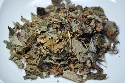 どくだみ茶 ハーブティー 100g 乾燥させた国産どくだみのハーブティー おいしい お茶 ドリンク 送料無料の通販はau Pay マーケット 送料無料 ハーブティー専門店 ブルームーン