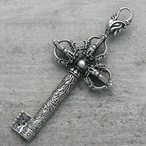 【送料無料】 ZOCALO　ソカロ　チベタン・ドラゴン・ダブル・ドージェ・キー・ペンダント　ZPDS-0071　メンズ　レディースの通販はペンダントトップ