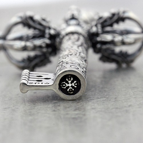 【送料無料】 ZOCALO　ソカロ　チベタン・ドラゴン・ダブル・ドージェ・キー・ペンダント　ZPDS-0071　メンズ　レディースの通販は