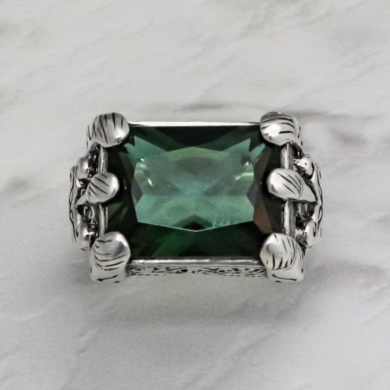 ソカロのイスラミック・スクエア・ペンダントトップ・グリーンクオーツ