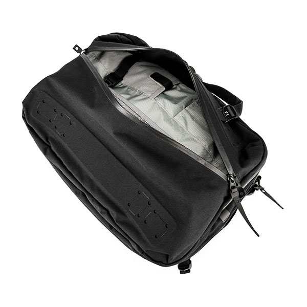 ブラックエンバー BLACK EMBER フォージ FORGE リュック 20-30L バック ...