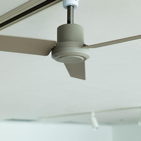 [あす着] ブリッド BRID シーリングファン DUCT RAIL FAN DC plus 50 ダクトレール ファン 50cm コンパクト 換気 送風 小型 軽量 シンプル おしゃれ リモコン付 角度調節 風量5段階 簡単 取り