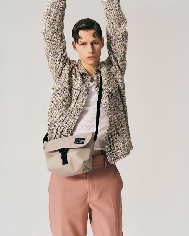 ポイント10% マンハッタンポーテージ ブラックレーベル メッセンジャーバッグ 軽量 シンプル 小さい Manhattan Portage MP1603-305PBL コーデュラ305P 正規品_1