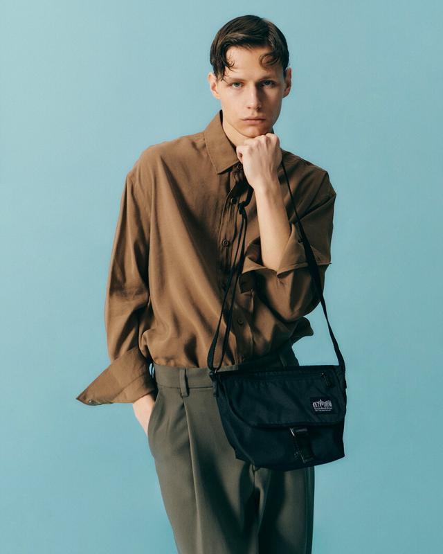 ポイント10% マンハッタンポーテージ ブラックレーベル メッセンジャーバッグ 軽量 シンプル 小さい Manhattan Portage MP1603-305PBL コーデュラ305P 正規品_2