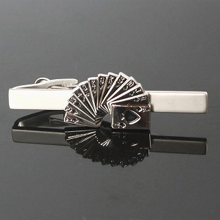 トランプモチーフネクタイピンの通販は