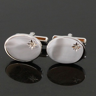 4月の誕生石　ダイヤモンドカフス