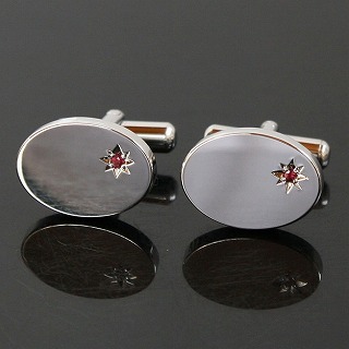 7月の誕生石　ルビーカフス