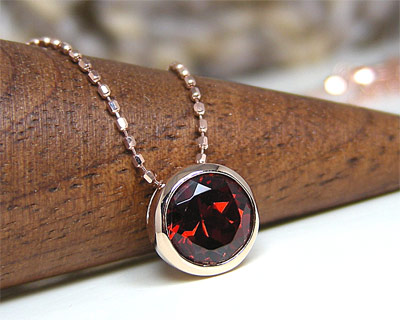 ガーネット ネックレス 18k K18PG 6mm 伏せ込み フクリンの通販は 32,175円