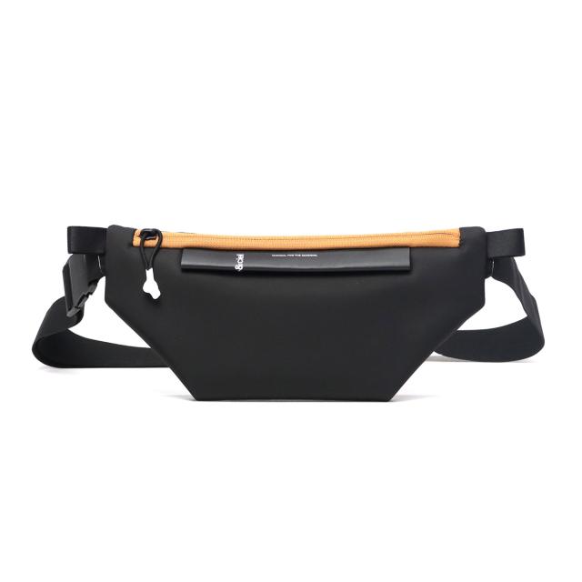 【5％OFFクーポン】【商品レビューで＋5％】【正規品1年保証】コートエシエル ボディバッグ メンズ レディース Cote&Ciel ウエストバッグ カジュアル おしゃれ 撥水 1.2L Isarau XS Sleek Black Color accent 29172