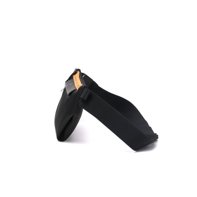 【5％OFFクーポン】【商品レビューで＋5％】【正規品1年保証】コートエシエル ボディバッグ メンズ レディース Cote&Ciel ウエストバッグ カジュアル おしゃれ 撥水 1.2L Isarau XS Sleek Black Color accent 29172