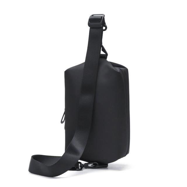 【5％OFFクーポン】【商品レビューで＋5％】【正規品1年保証】コートエシエル ボディバッグ メンズ レディース Cote&Ciel ボディ バッグ ブランド 小さめ クロスボディバッグ かっこいい  耐水 3.5L Ens Sleek 29152