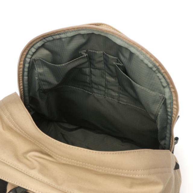 【商品レビューで＋5％】【セール30%OFF】 アントラック リュック UNTRACK ブランド 大容量 通勤 リュックサック 軽量 通学 PC 15.6inch 撥水 A4 B4 60032