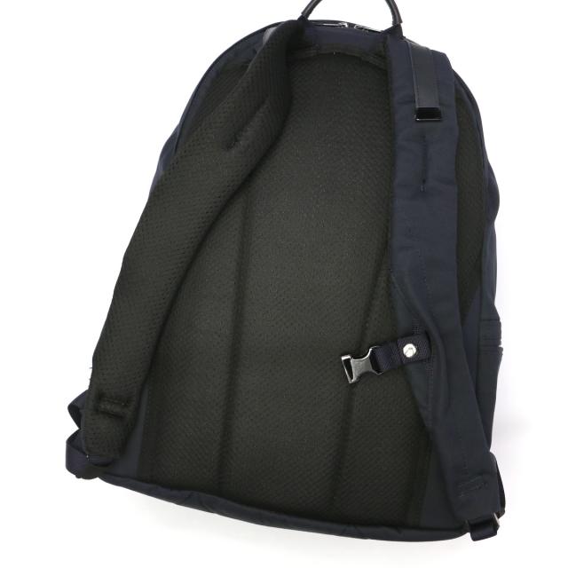 【商品レビューで＋5％】【セール30%OFF】 アントラック リュック UNTRACK ブランド 大容量 通勤 リュックサック 軽量 通学 PC 15.6inch 撥水 A4 B4 60032