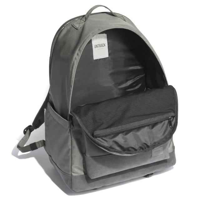 【5％OFFクーポン】【商品レビューで＋5％】アントラック リュック 大容量 通勤 通学 シンプル UNTRACK 大人 ブランド PC収納 15.6inch 撥水 B4 A4 60059