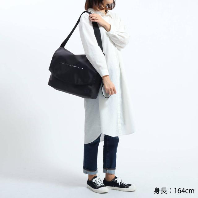 【新品・未使用】PORTER ポーター マグナム メッセンジャーバッグ　Lサイズ ポーター】自転車通勤用のバッグもファッション性と機能性を重視