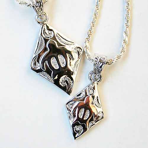 ペアネックレス ハワイアンジュエリー ホヌ ペアジュエリー チェーン付 ホヌ ウミガメ スクロールネックレス カップル 彼氏 彼女 の通販はau Pay マーケット Rose Glitter