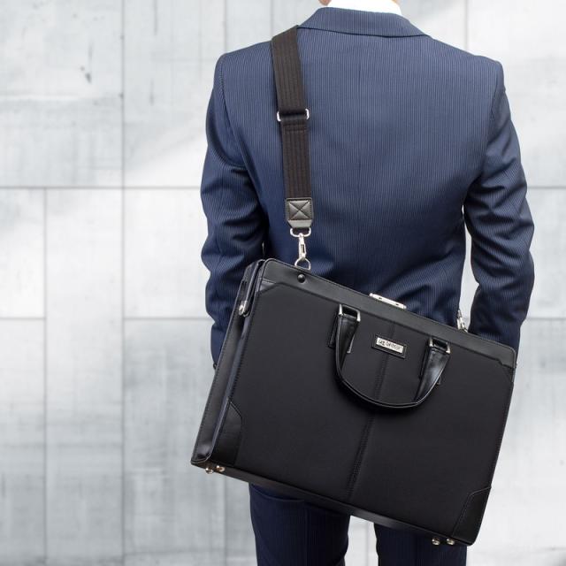 ロジェヴィヴィエボディバッグ ROGER VIVIER（ボディバッグ/ウエスト