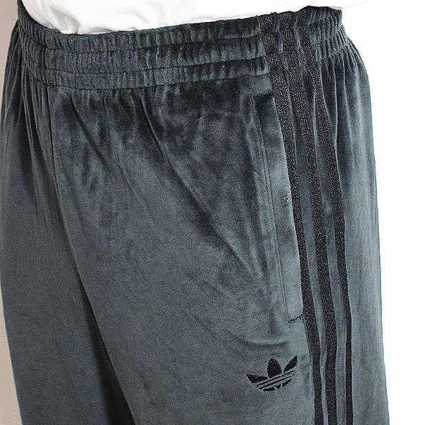 adidas Originals アディダス オリジナルス SSTアディカラー ベロア トラックパンツ -BLACK- パンツ ベロア トラックパンツ atfpts