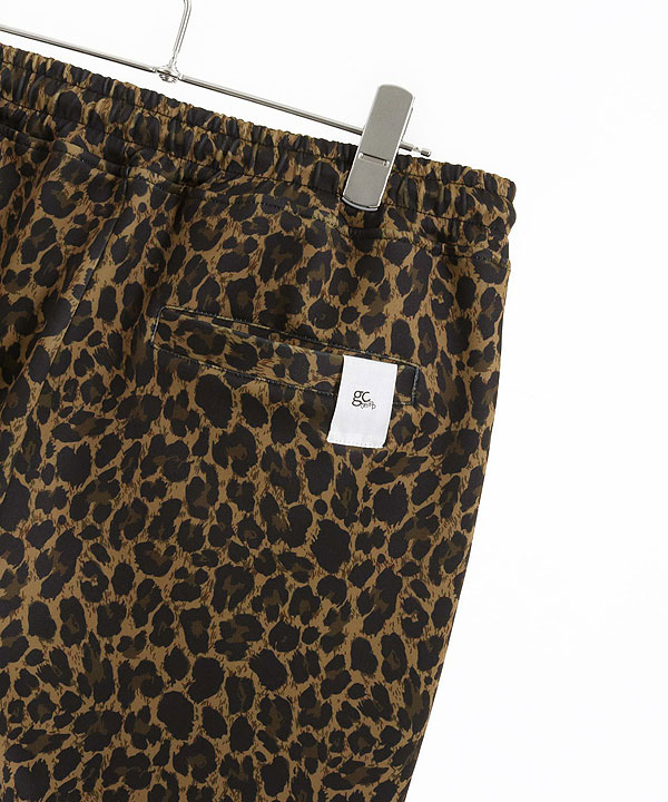 2024 秋冬 2nd 先行予約 10月上旬〜中旬入荷予定 GLIMCLAP Tight fit track pants -leopard × hand writing pattern-
