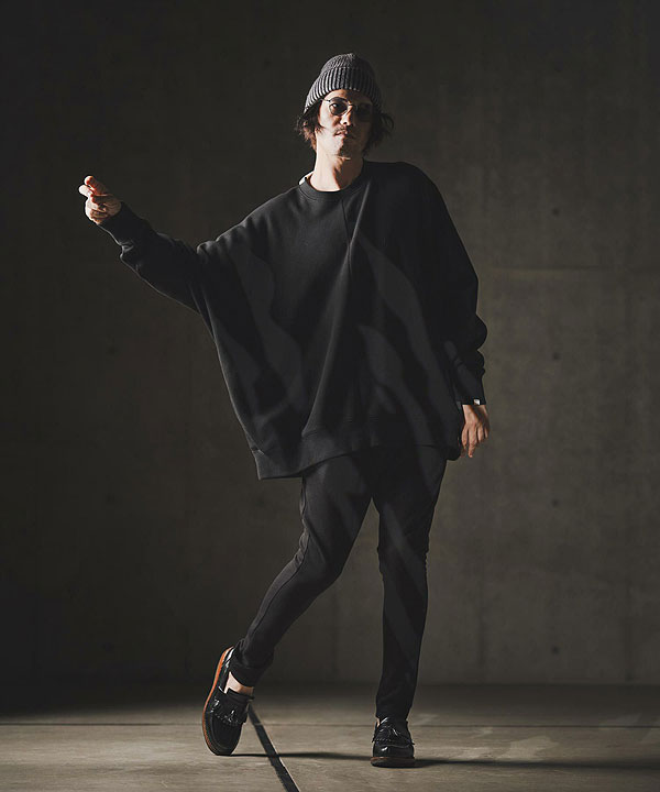 2025 秋冬 1st 先行予約 8月中旬〜下旬入荷予定 GLIMCLAP Dolman sleeve detail pullover -Bonded fleece-lined double-knit fabric-