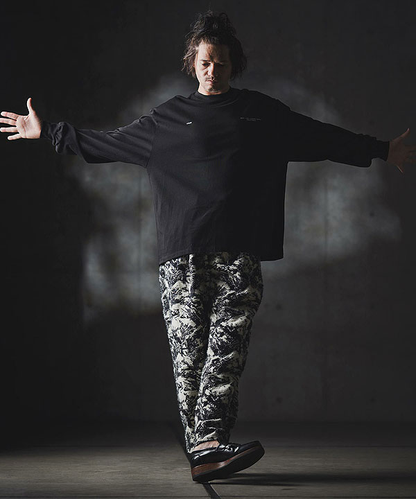 2025 秋冬 1st 先行予約 8月中旬〜下旬入荷予定 GLIMCLAP グリムクラップ Boxy silhouette long sleeve T-shirt -Minimal printed design-