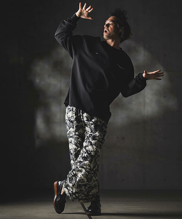 2025 秋冬 1st 先行予約 8月中旬〜下旬入荷予定 GLIMCLAP グリムクラップ Boxy silhouette long sleeve T-shirt -Minimal printed design-