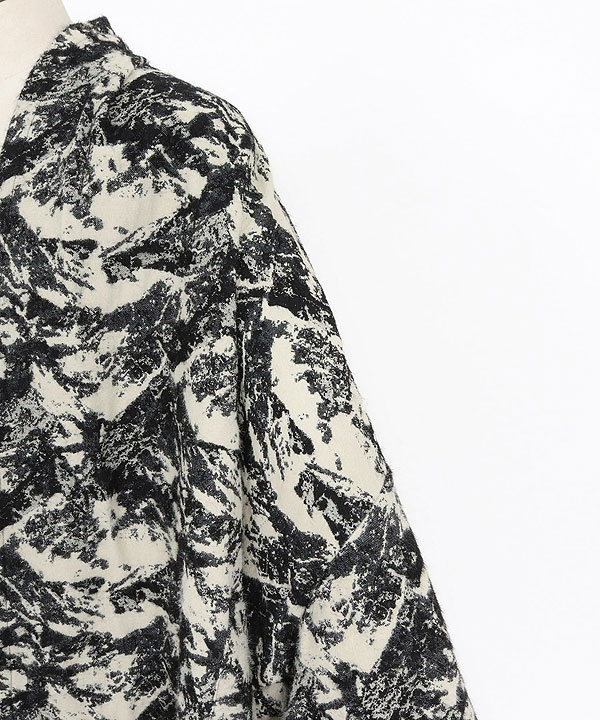 2025 秋冬 1st 先行予約 9月中旬〜下旬入荷予定 GLIMCLAP グリム Gown-ish cropped coat -Brushed texture & Full patterned textile-