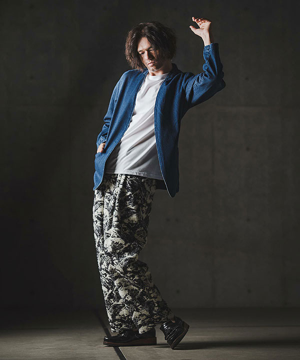2025 秋冬 1st 先行予約 9月中旬〜下旬入荷予定 GLIMCLAP グリム Triple-pleated trousers-Brushed texture & Full patterned textile-_10