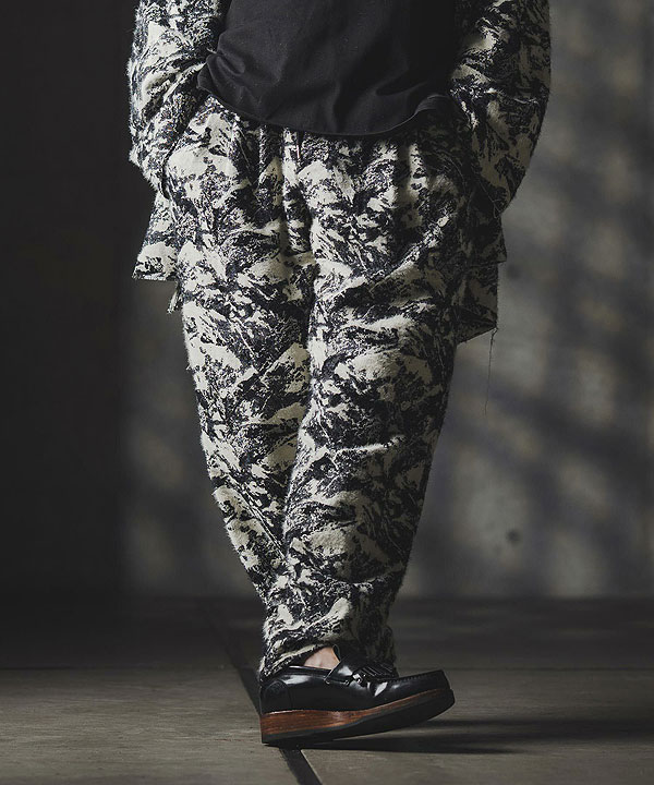 2025 秋冬 1st 先行予約 9月中旬〜下旬入荷予定 GLIMCLAP グリム Triple-pleated trousers-Brushed texture & Full patterned textile-_1
