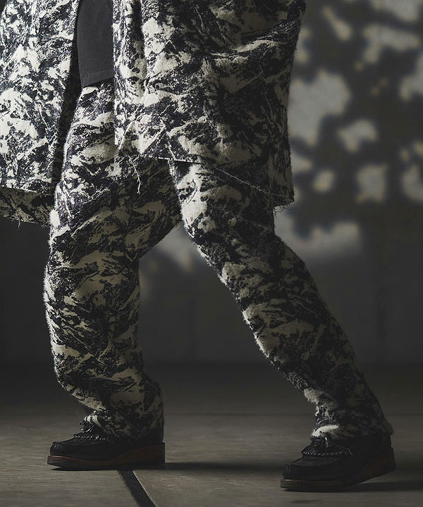 2025 秋冬 1st 先行予約 9月中旬〜下旬入荷予定 GLIMCLAP グリム Triple-pleated trousers-Brushed texture & Full patterned textile-_2