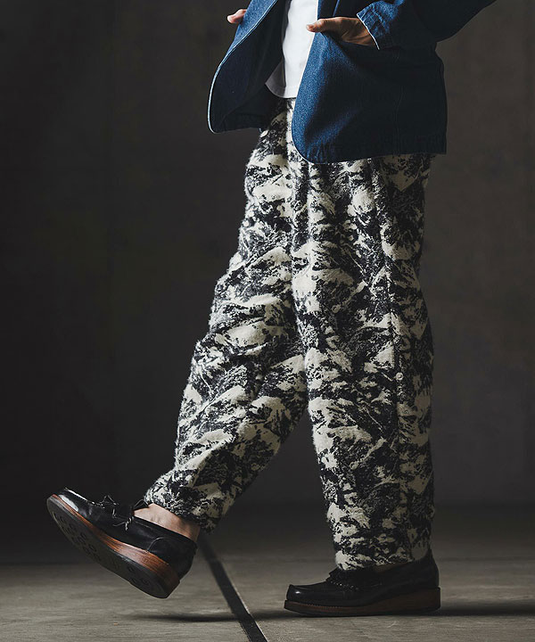 2025 秋冬 1st 先行予約 9月中旬〜下旬入荷予定 GLIMCLAP グリム Triple-pleated trousers-Brushed texture & Full patterned textile-_3