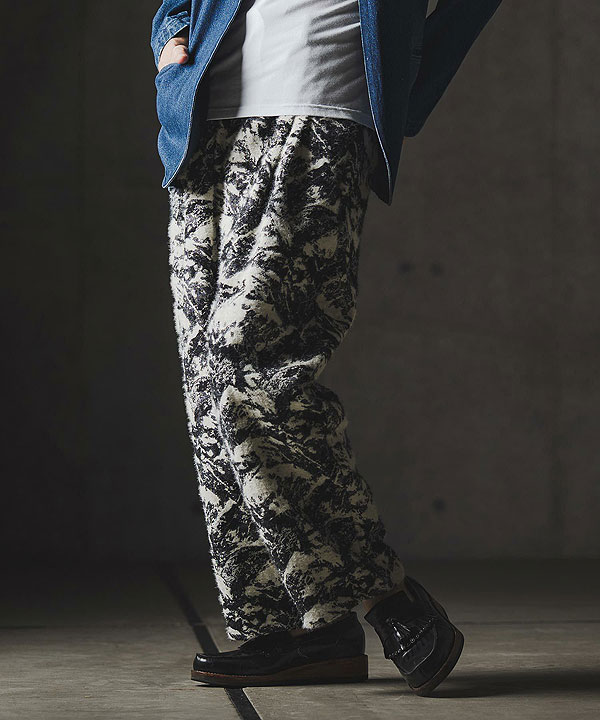 2025 秋冬 1st 先行予約 9月中旬〜下旬入荷予定 GLIMCLAP グリム Triple-pleated trousers-Brushed texture & Full patterned textile- 2025 秋冬 1st 先行予約 9月中旬〜下旬入荷予定 GLIMCLAP グリム