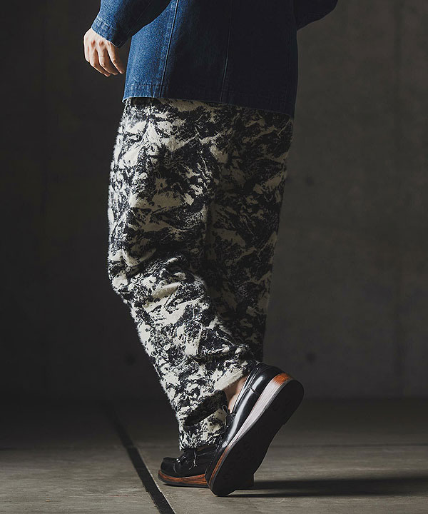 2025 秋冬 1st 先行予約 9月中旬〜下旬入荷予定 GLIMCLAP グリム Triple-pleated trousers-Brushed texture & Full patterned textile-_5