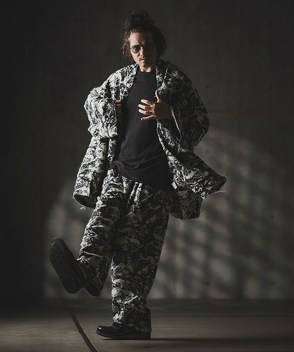 2025 秋冬 1st 先行予約 9月中旬〜下旬入荷予定 GLIMCLAP グリム Triple-pleated trousers-Brushed texture & Full patterned textile-_8