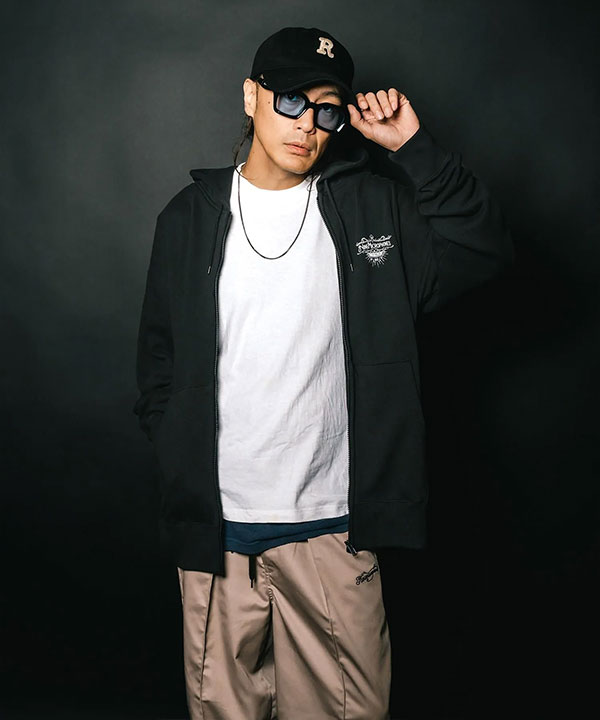 NINE MICROPHONES ナインマイクロフォンズ ZIP PARKA -Sign- パーカー ジップパーカー 裏パイル 送料無料 ストリート atftps