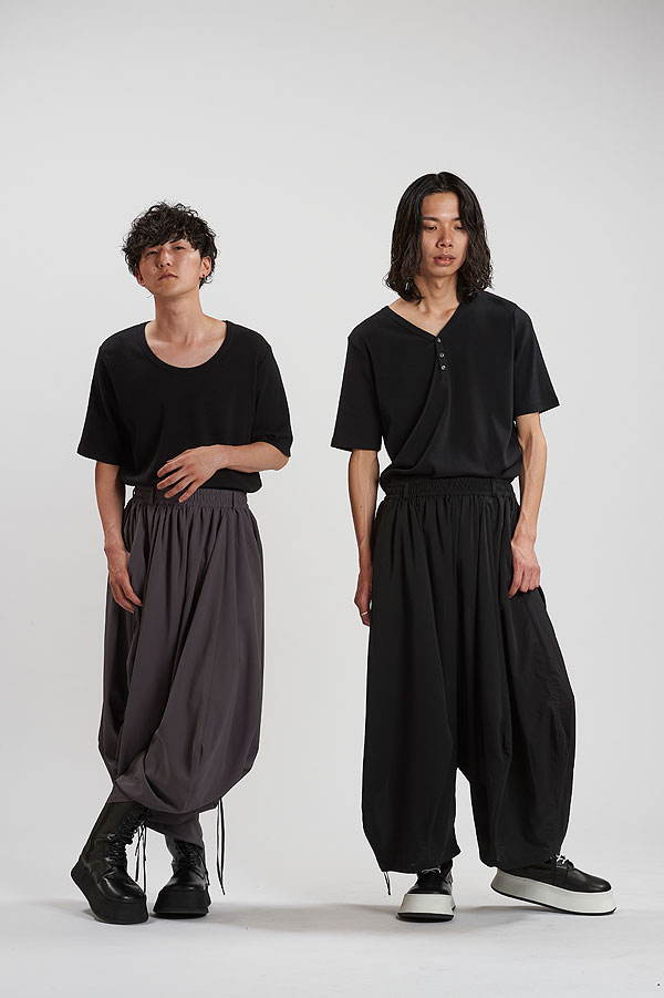30％OFF SALE セール NO ID. BLACK ノーアイディー Squidギャザーバギートラウザーズ メンズ パンツ ワイドパンツ 送料無料 atfpts_15