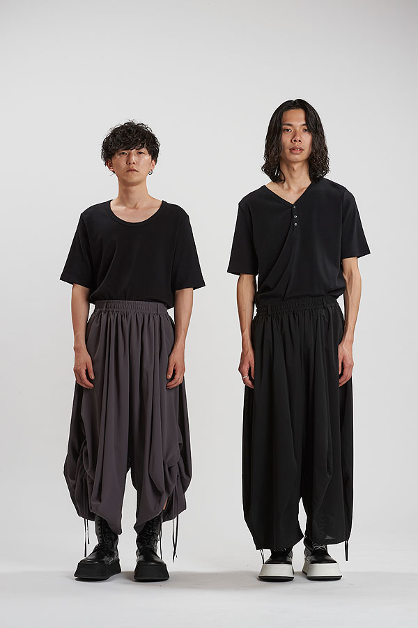 30％OFF SALE セール NO ID. BLACK ノーアイディー Squidギャザーバギートラウザーズ メンズ パンツ ワイドパンツ 送料無料 atfpts_16
