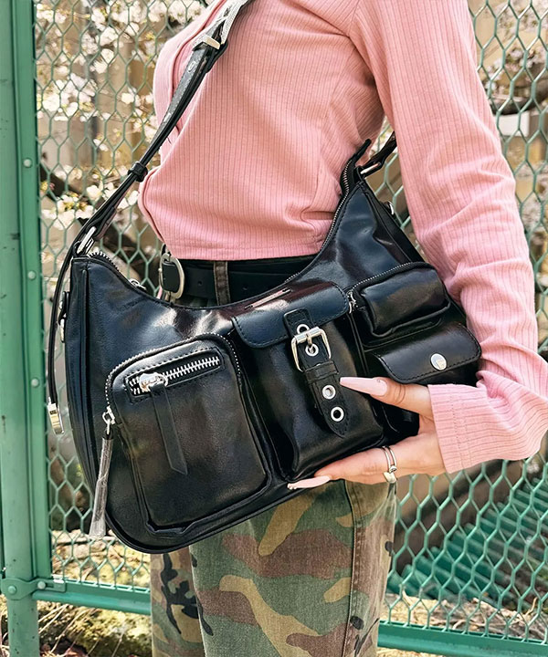 未使用級 COACH ハーフムーン half moon ブラック 革 レザー 黒 ⭐希少 