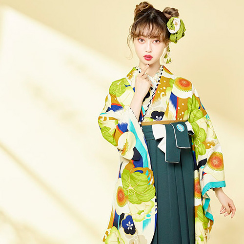 卒業式 袴 レンタル 女 袴セット 卒業式袴セット フルセット クリーム地に青系矢絣と椿 梅 Japan Style 中村里砂 丸紅 レトロの通販はau Pay マーケット なでしこ