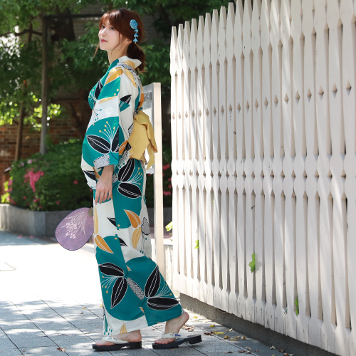 浴衣 セット レトロ 大人 レトロモダン 高級変わり織り綿浴衣3点セット 生成りと緑の染め分け地に百合 浴衣 緑 百合 レディースの通販はau Pay マーケット なでしこ