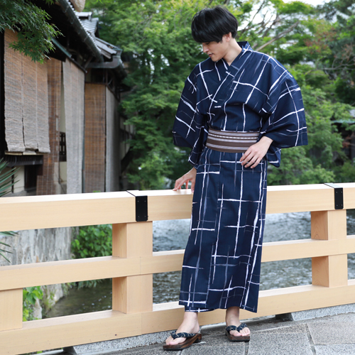 浴衣 メンズ セット 男物高級綿浴衣3点セット「紺地に白・グレーの格子」父の日ギフト 財布 男性 男 レトロ 大人 高級綿浴衣 角帯 下駄 M L LL_10