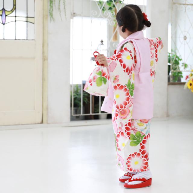 【レンタル】当店オリジナル 七五三 着物 3歳 レンタル 女の子 被布着物10点セット「白地に七宝と菊(ピンク)」レトロ 衣装 おすすめ レトロ おしゃれ 古典柄 安い 大正ロマン 刺繍_6