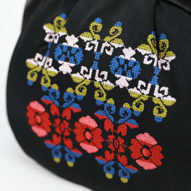 プチポワン風刺繍バッグ 黒地にカラフル花柄刺繍 和装バッグ un