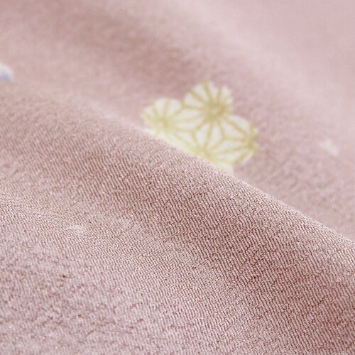 東レシルック 洗える小紋反物 「ピンク地に麻の葉模様入り桜と花びら」【お仕立て付き】反物 東レシルック 洗える小紋反物 「ピンク地に麻の葉模様入り桜と花びら