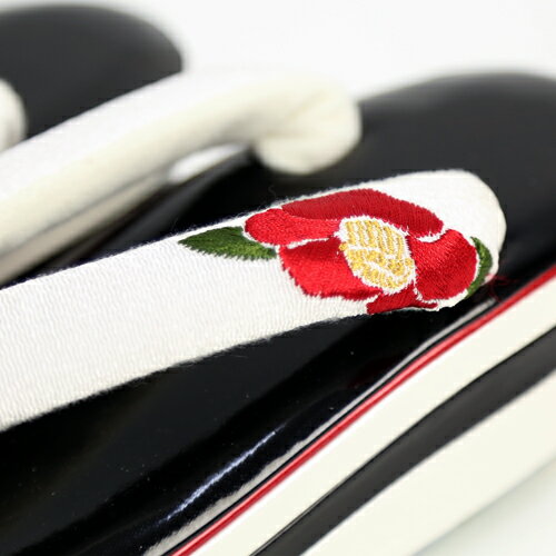 〔zu〕「椿刺繍 三枚芯草履 白」 振袖 袴 成人式 卒業式 ヒール 厚底 zu〕「椿刺繍 三枚芯草履 白」 振袖 袴 成人式 卒業式 ヒール