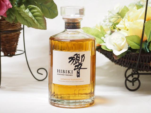 サントリー ウイスキー JAPANESE HARMONY 響 43度 700ml (ギフト対応可能)の通販は