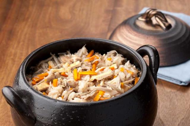 在庫限り 完売次第終了ぽっきりsale ふっくらご飯鍋 日本製萬古焼き 金彩 セラミックコーティング3 5合ごはん鍋 三重県萬古焼き 料理レシピ付 贈り物ギフトセット包装 熨斗 メッセージカード無料 決算特価 送料無料 Www Dialoguecapital Com